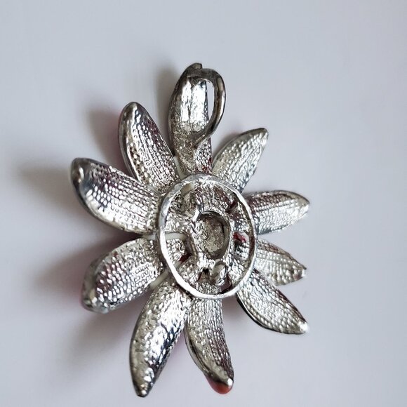 Starburst Floral Enamel Pendant Centre Pink Faceted Faux Stones White Red Pink - Picture 3 of 4